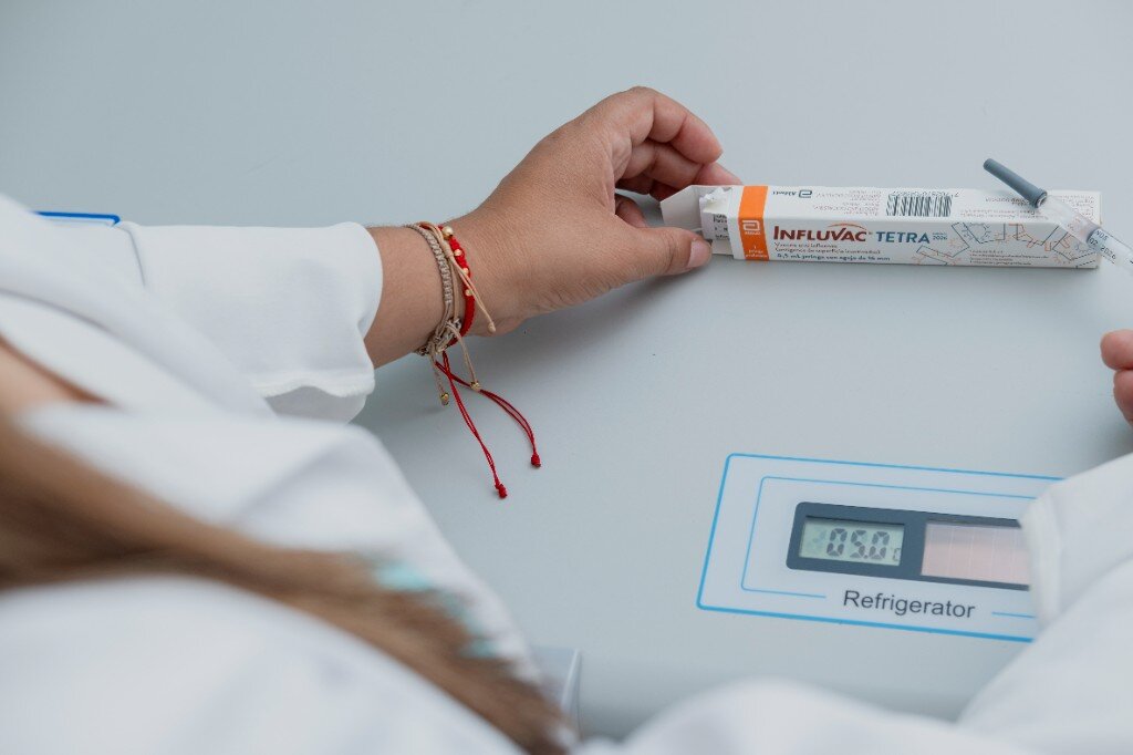 Cadena de frío y vacunación en Dr. Mae Centro Pediátrico